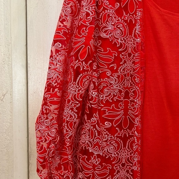 Notations NWOT 2PC Set Chiffon Beautiful Lifted Design and Solid Shell Top - Picture 4 of 6